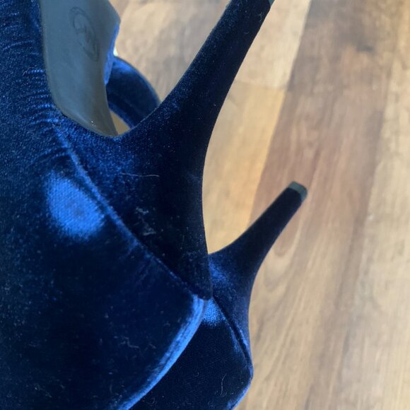 🆕 MK Blue Velvet D'Orsay Heels - Picture 9 of 14